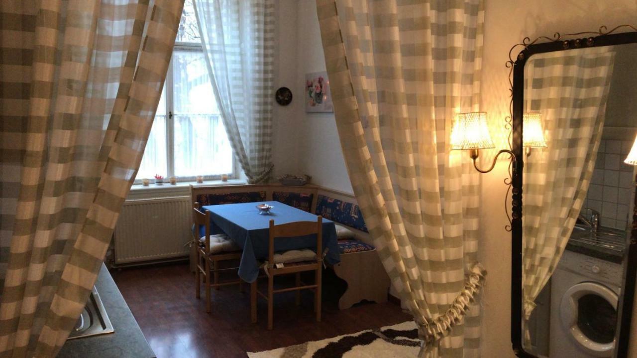 88m² großes Apartment im 1. Stock Wien Exterior foto