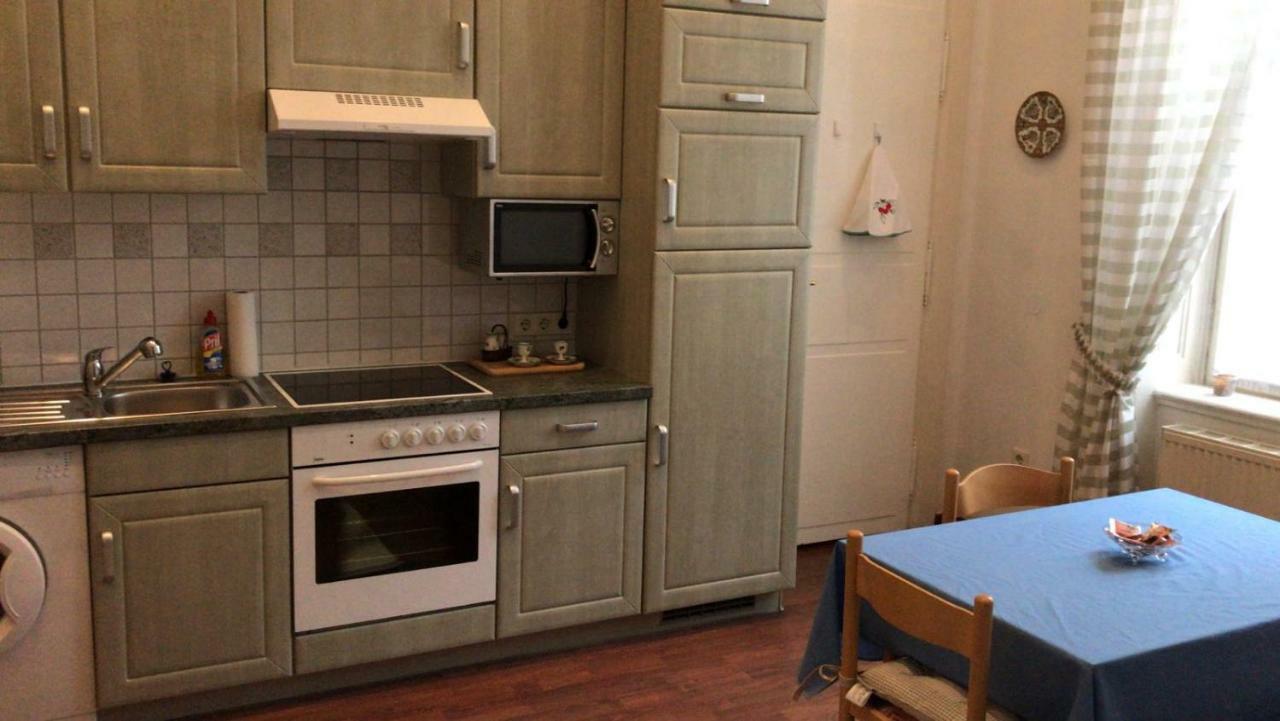 88m² großes Apartment im 1. Stock Wien Exterior foto