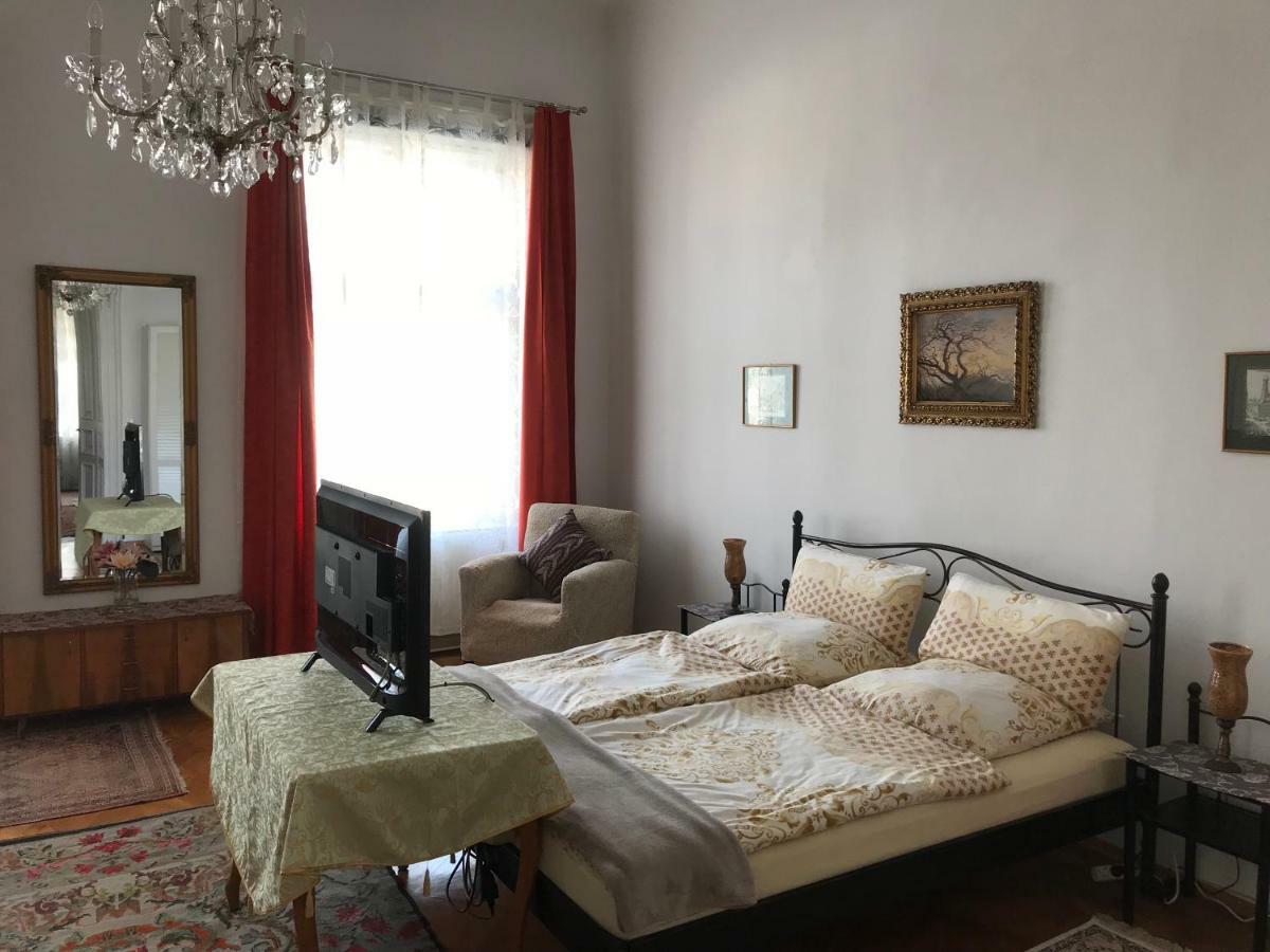 88m² großes Apartment im 1. Stock Wien Exterior foto
